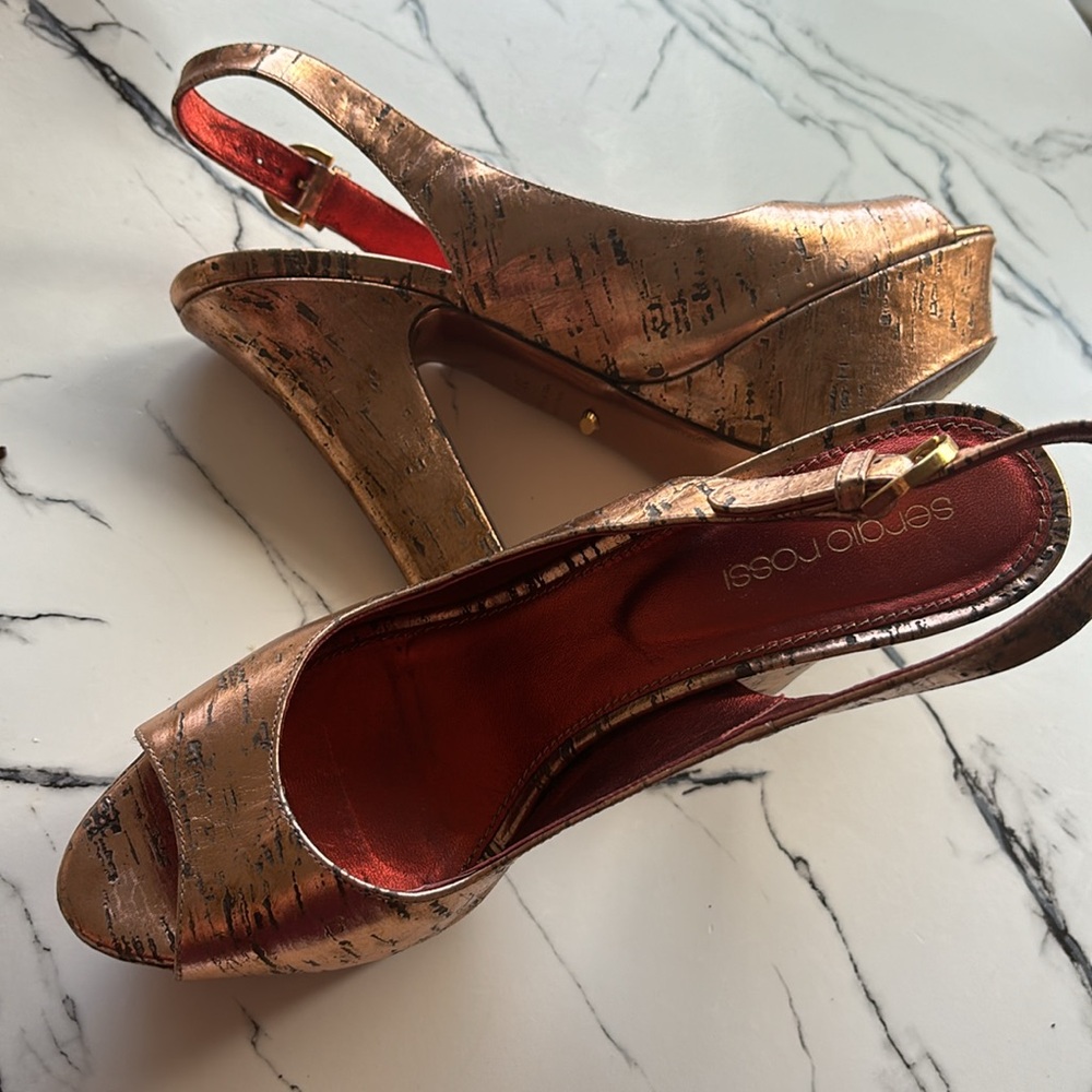 SERGIO ROSSI GOLD DISTRESSED PUMPS (size: 38.5/7.5) VERO CUOIO, MADE IN ITALY